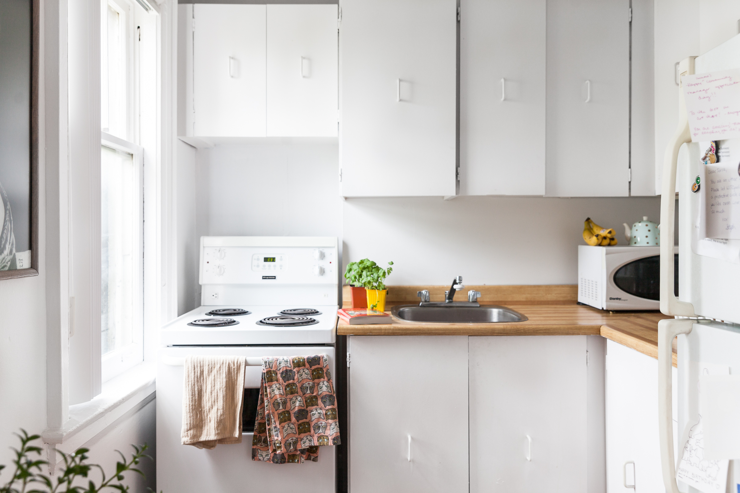 How To Hang Towels In Kitchen