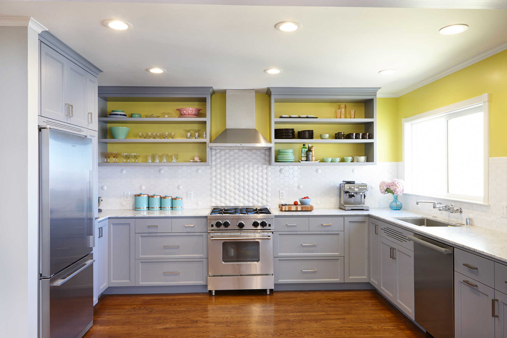 Do You Paint The Inside Of Kitchen Cabinets