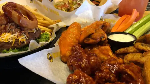 Factors That Affect Buffalo Wild Wings Kitchen Closing Times