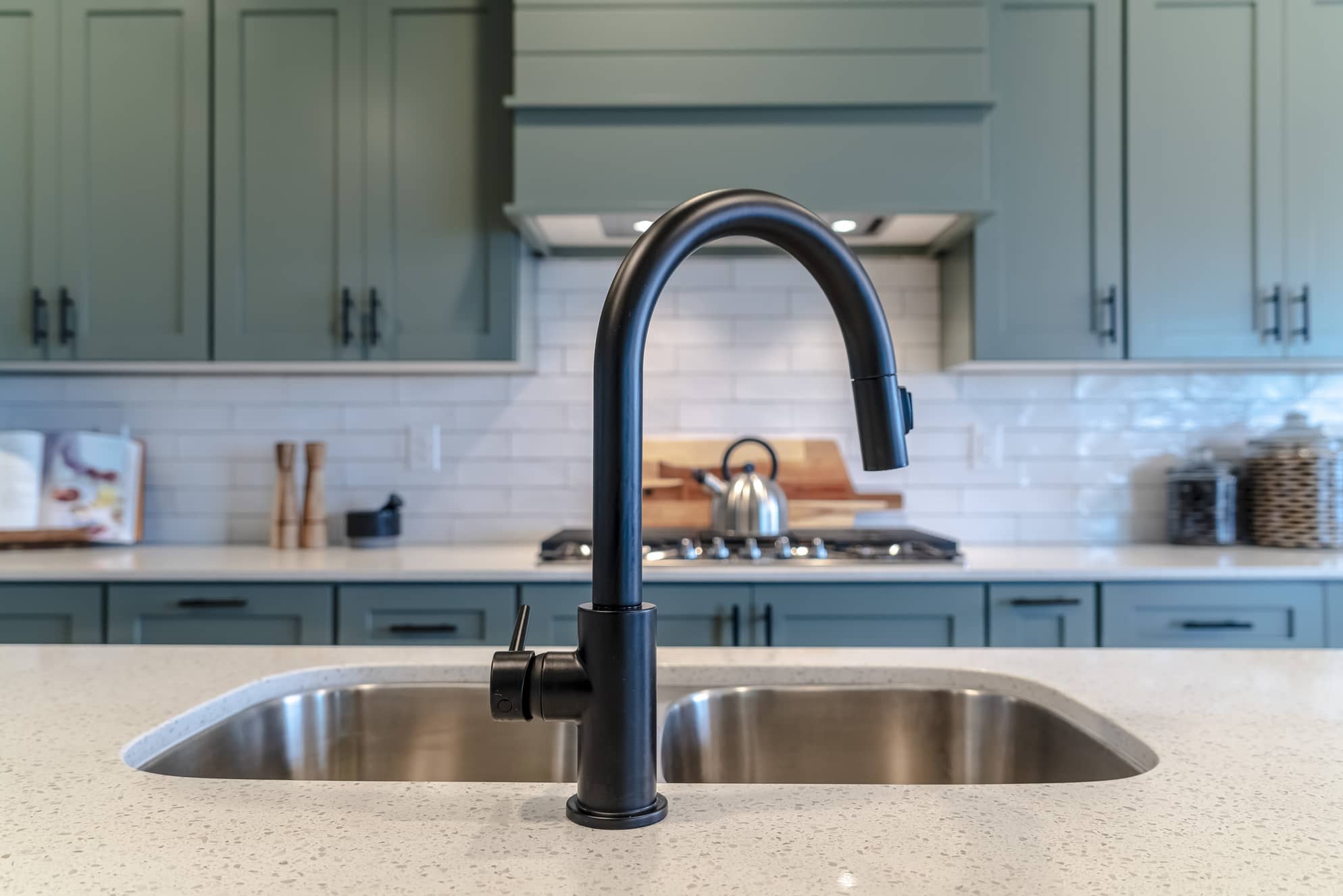 A Loose Single Handle Kitchen Faucet