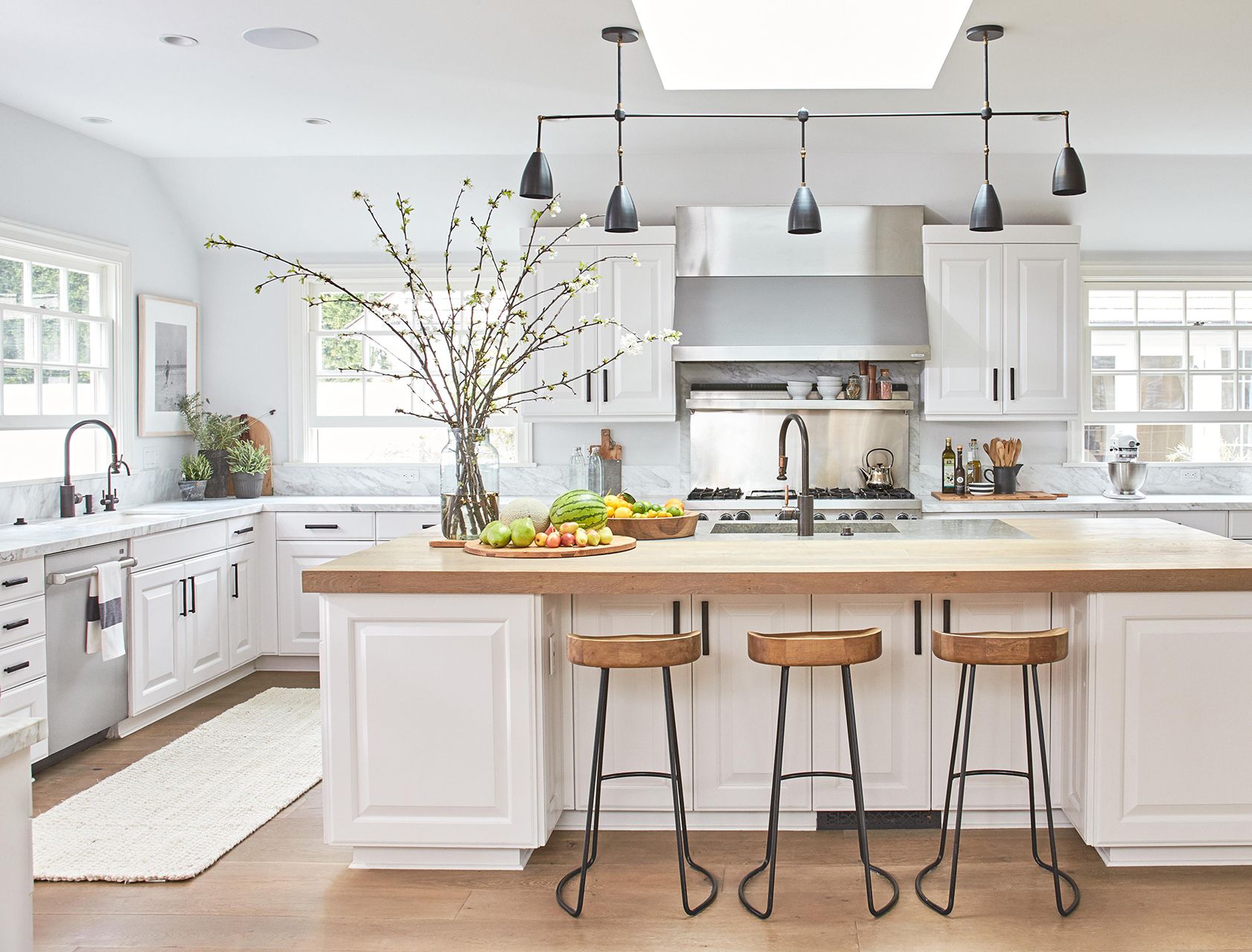 How To Decorate Kitchen Counters Without Clutter