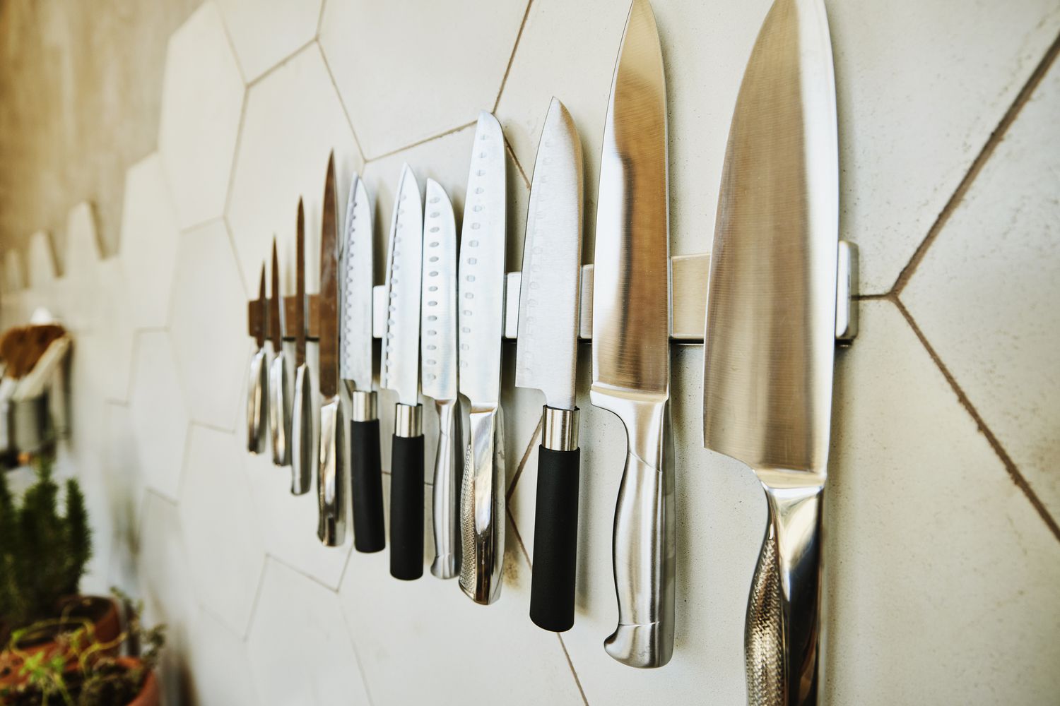 How To Store Knives In Kitchen