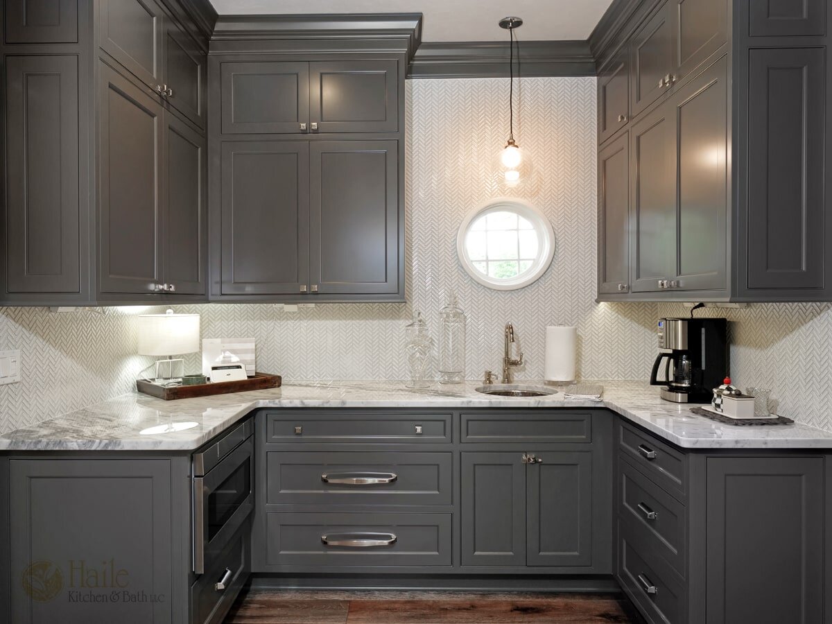 Accessorizing Grey Kitchen Cabinets